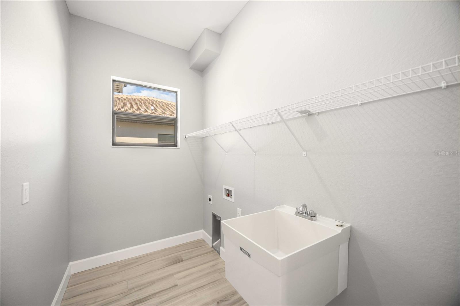 WINDWARD ISLES - Residential