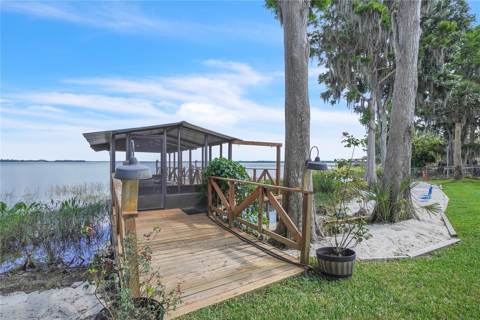 SANDY SHORES SUB - Residential