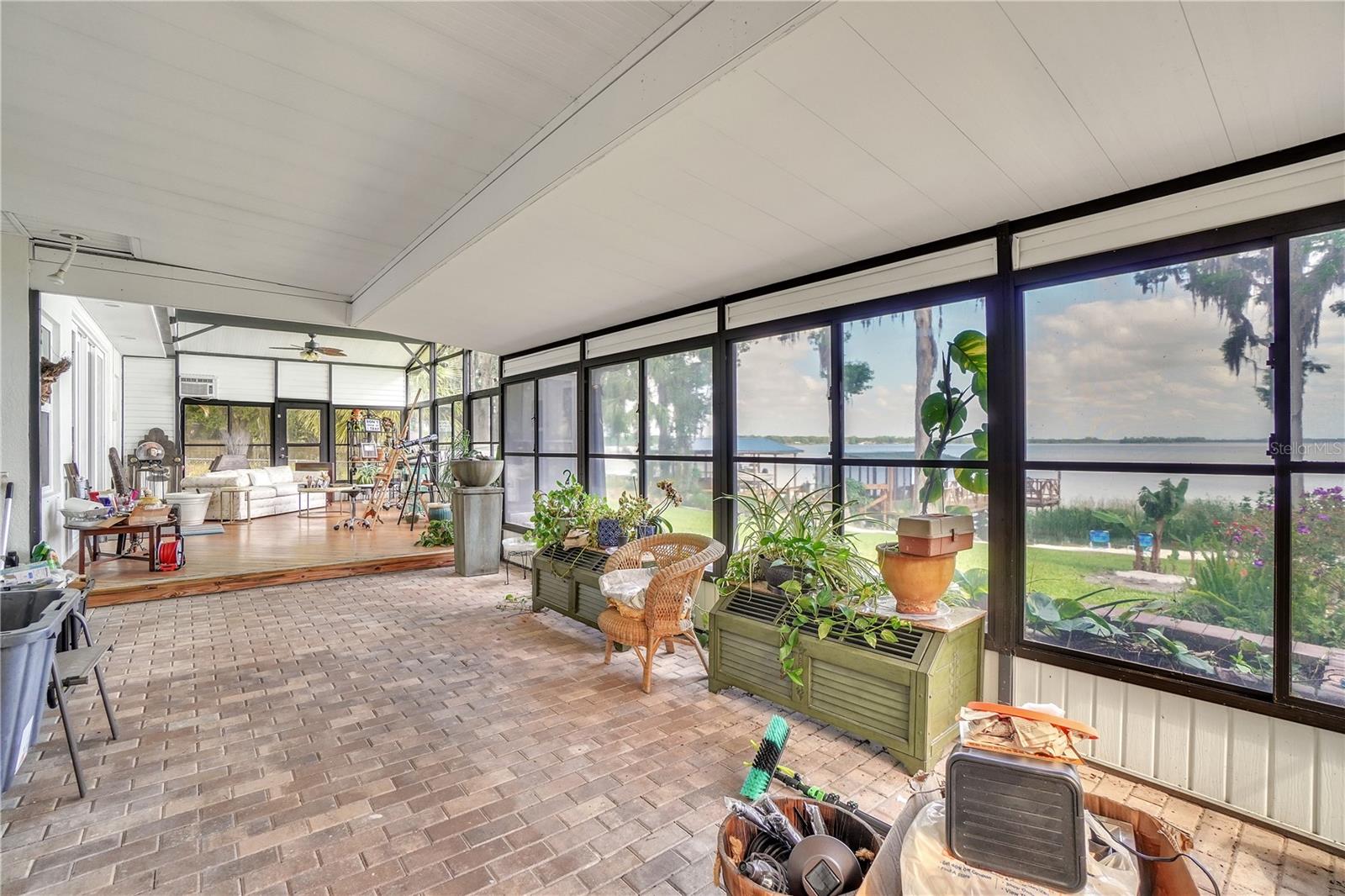 SANDY SHORES SUB - Residential