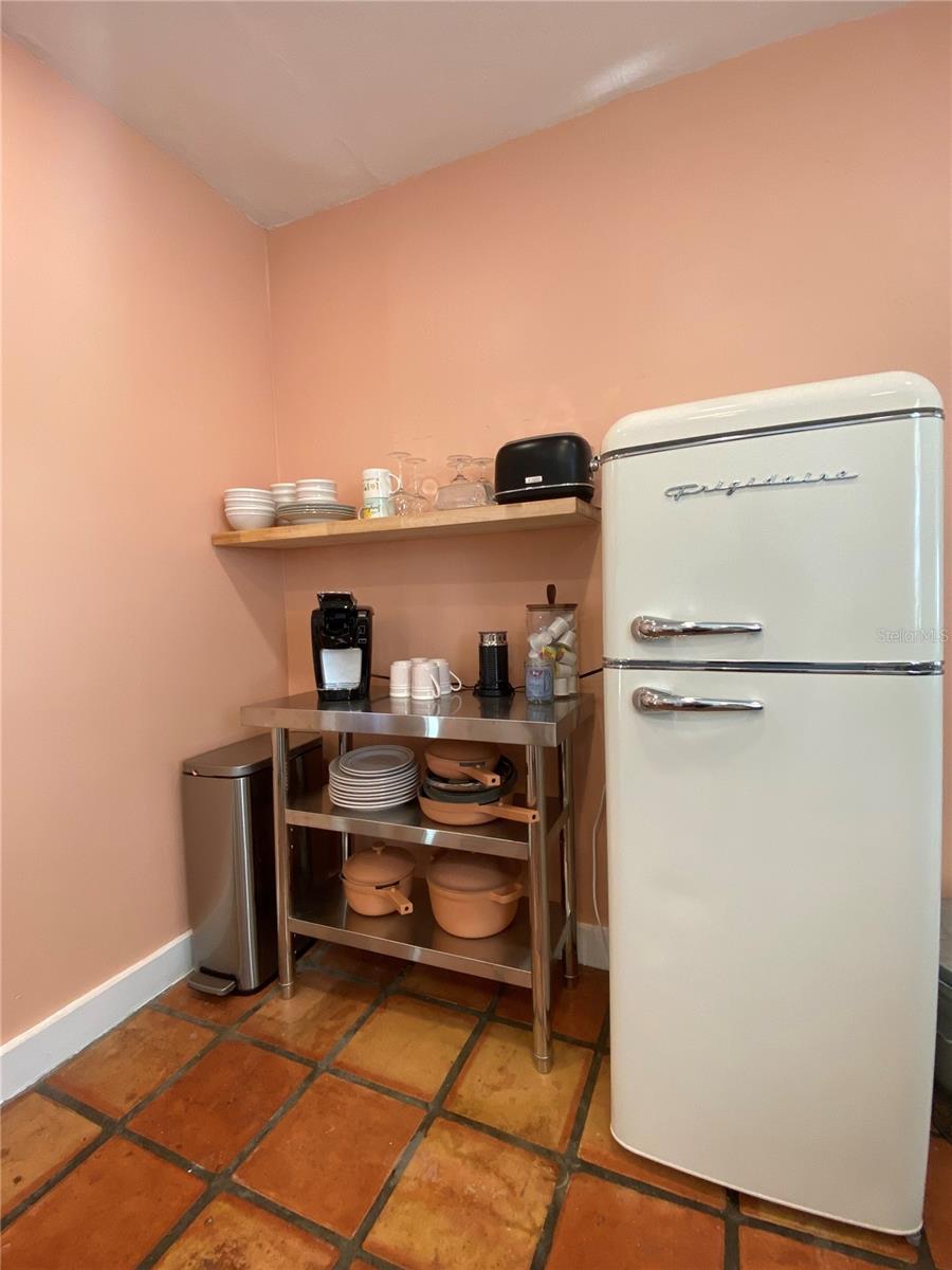 FLORIDA SHORES 01 - Residential Lease