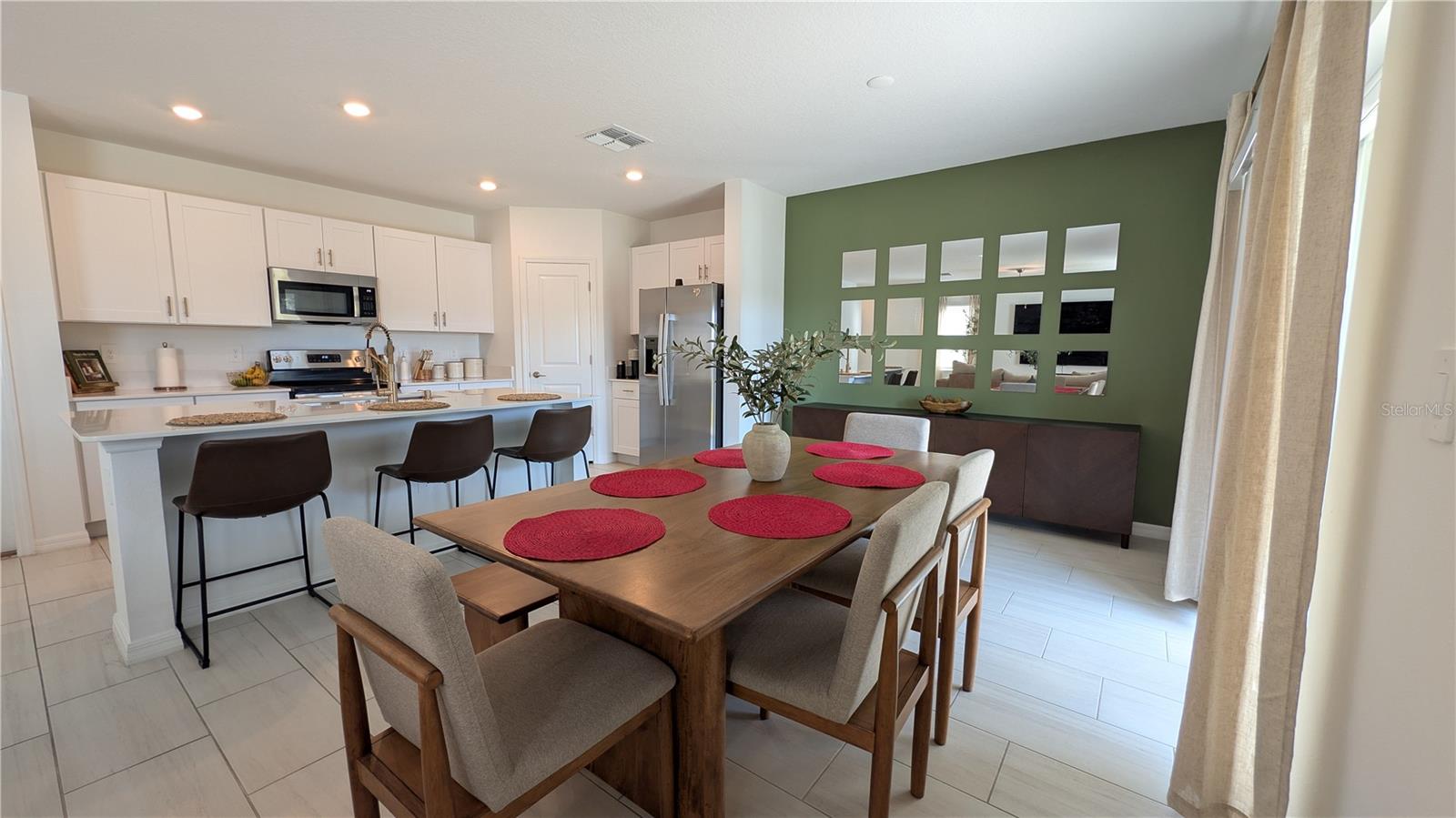 TRIPLE CRK VLG Q - Residential Lease