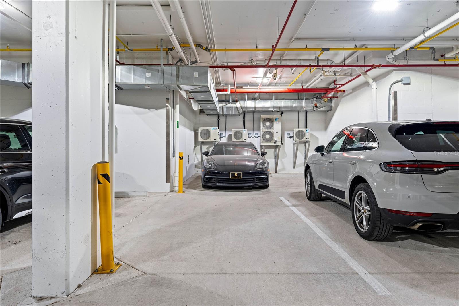 COLLECTION - Residential