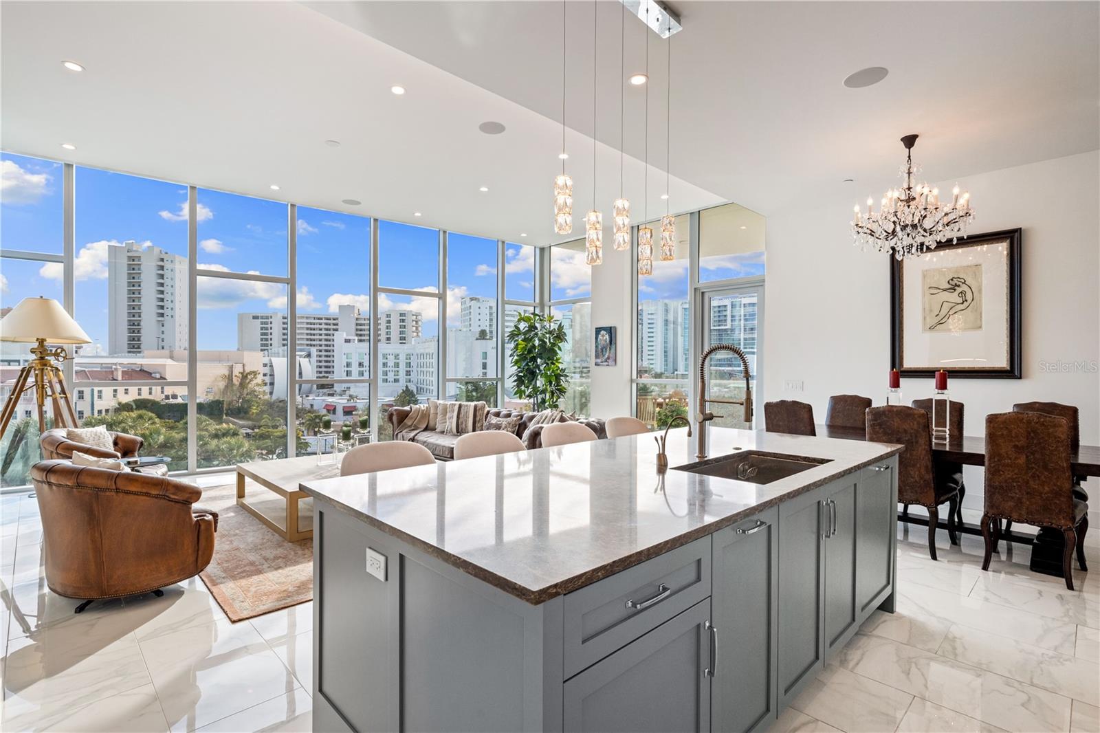 COLLECTION - Residential