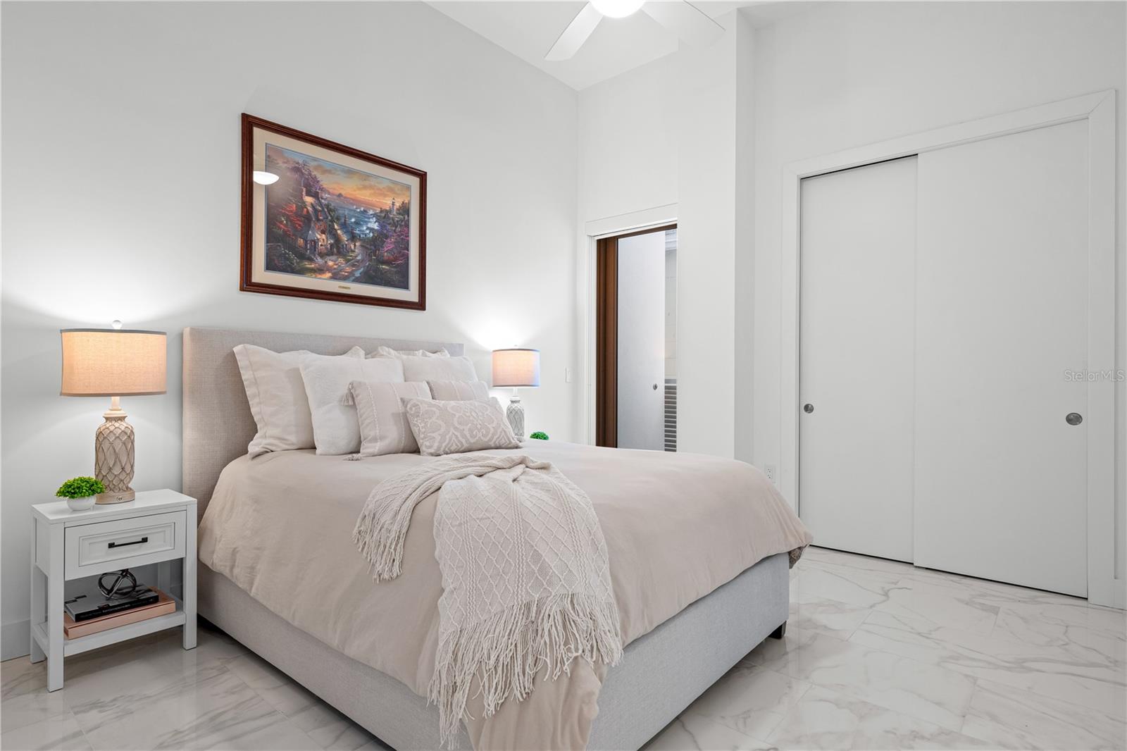 COLLECTION - Residential