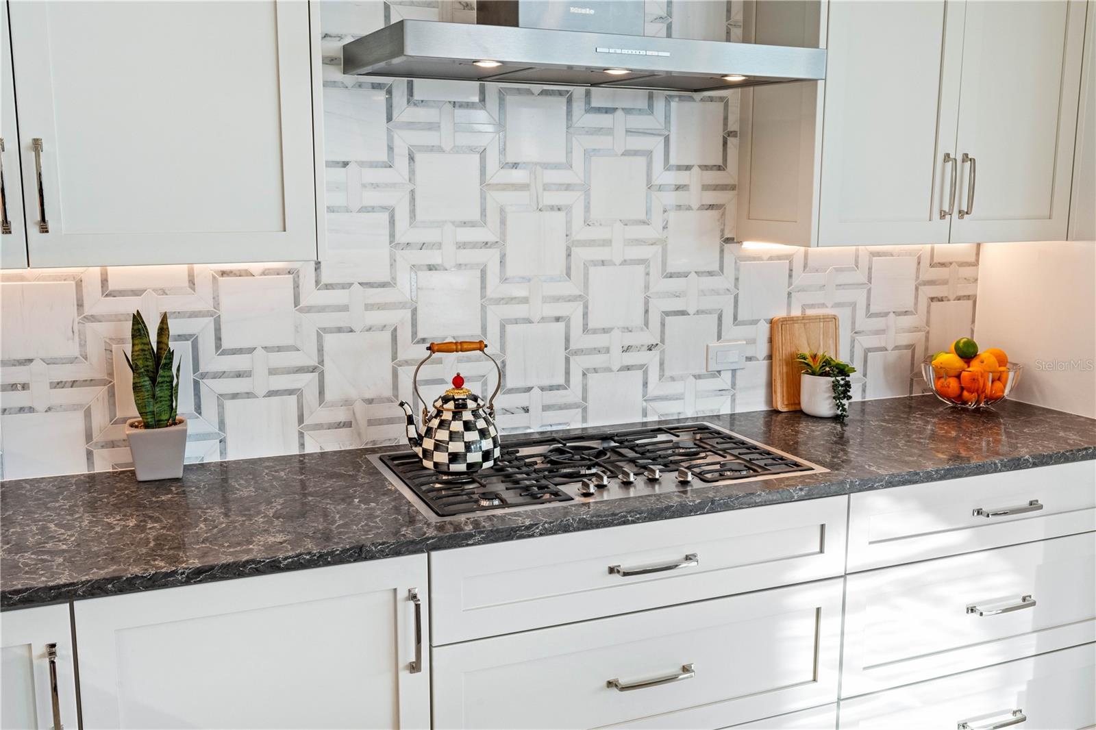 COLLECTION - Residential