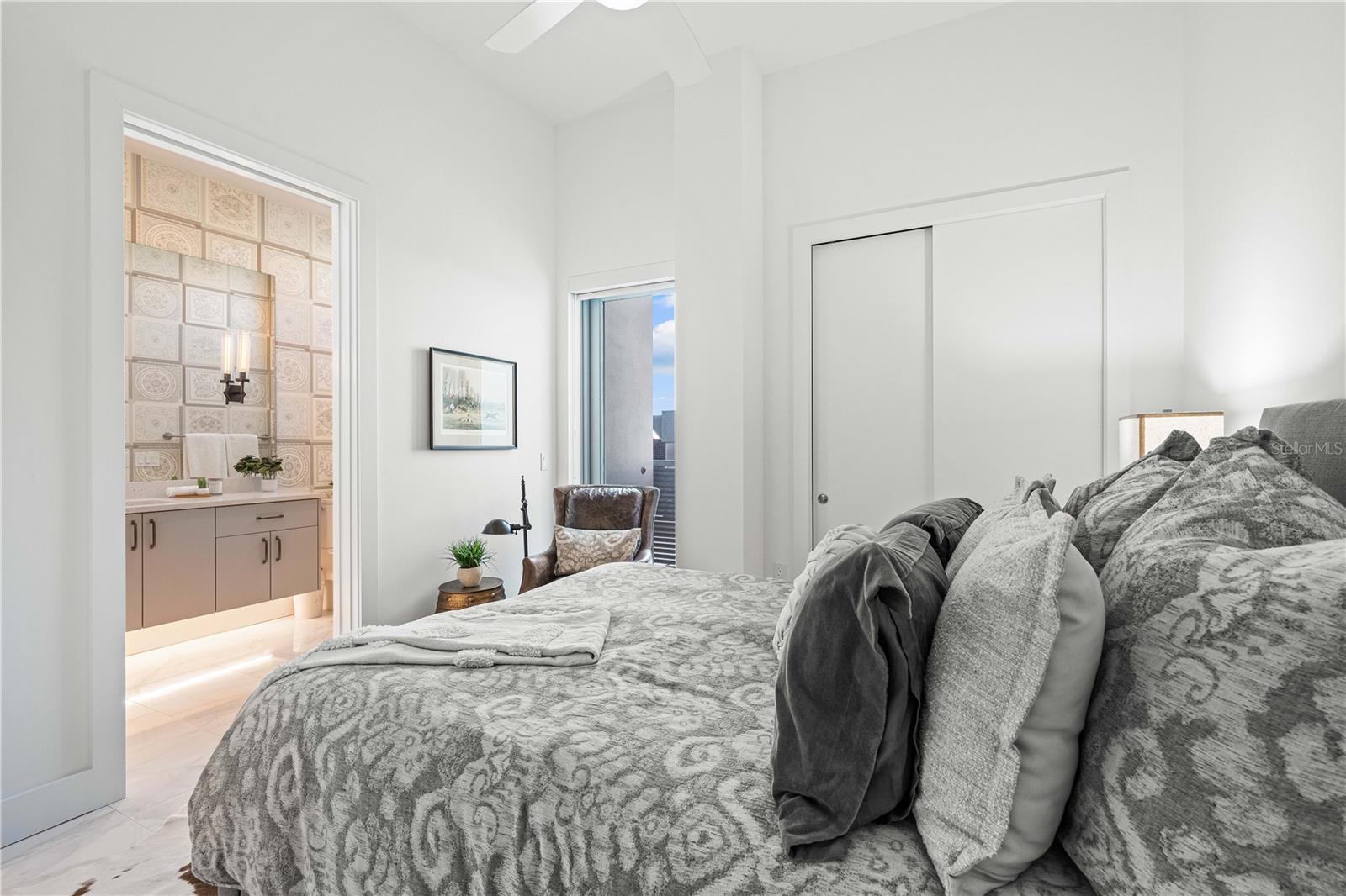 COLLECTION - Residential