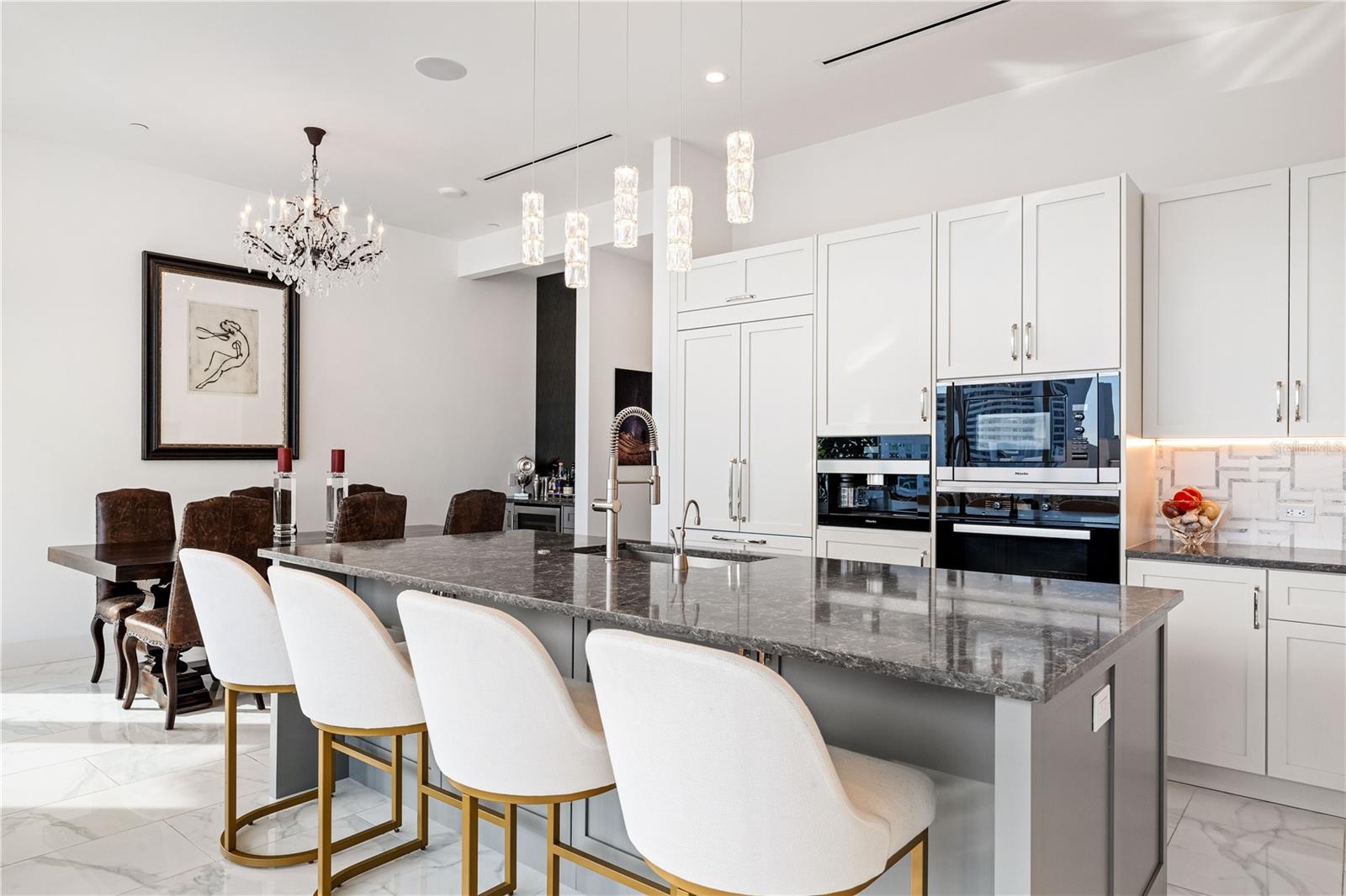 COLLECTION - Residential