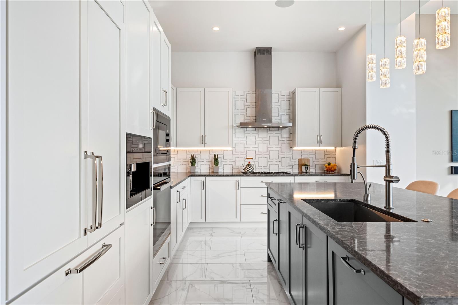 COLLECTION - Residential