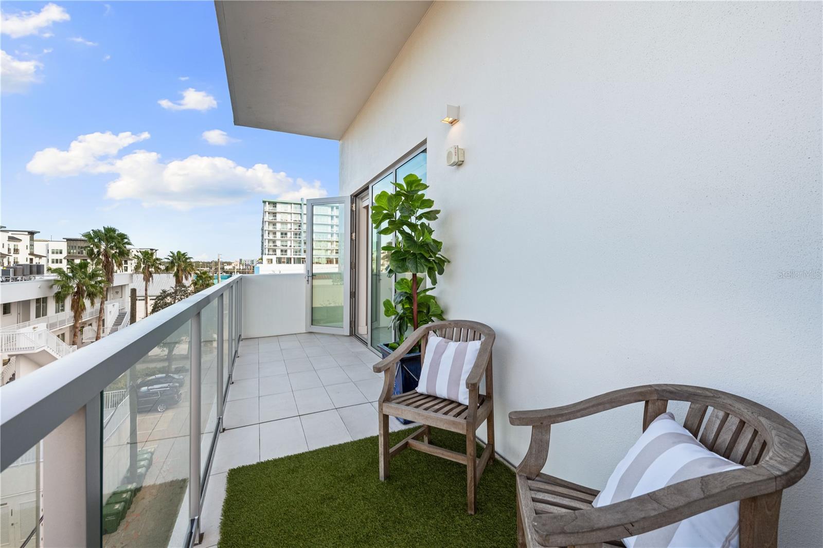 COLLECTION - Residential