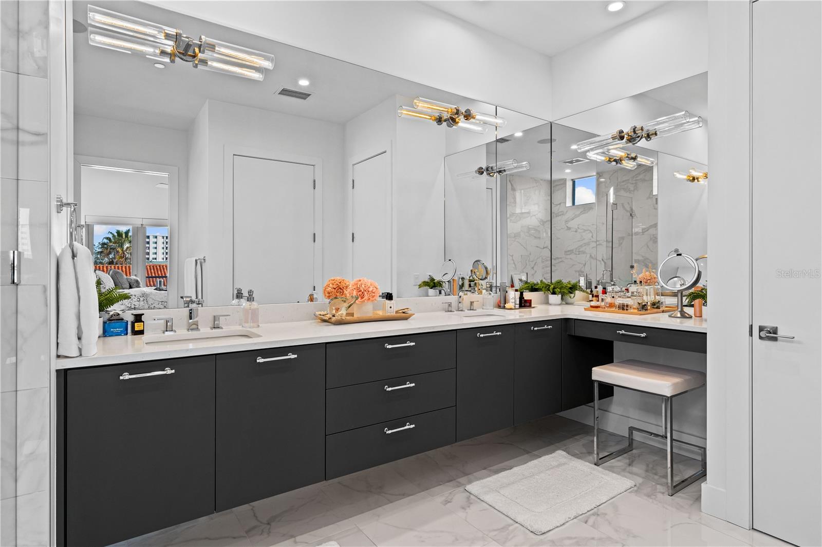 COLLECTION - Residential