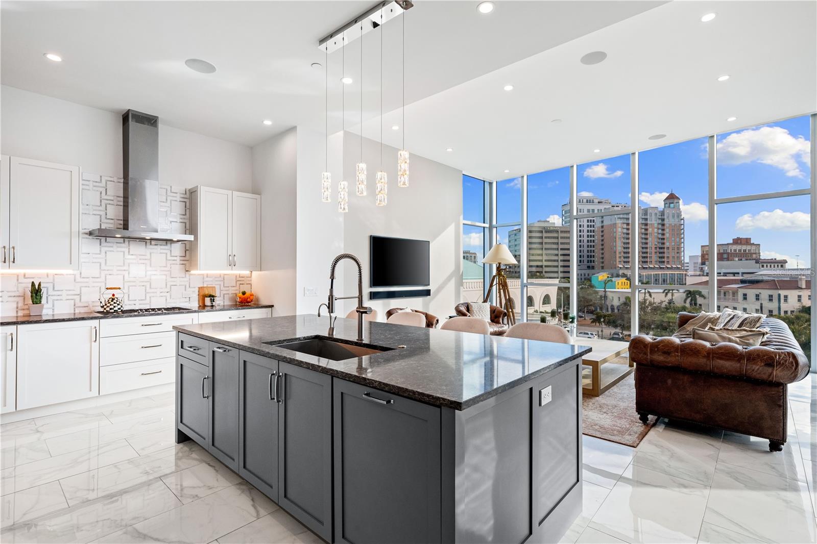 COLLECTION - Residential