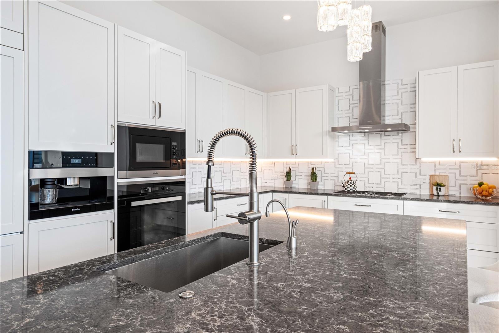 COLLECTION - Residential