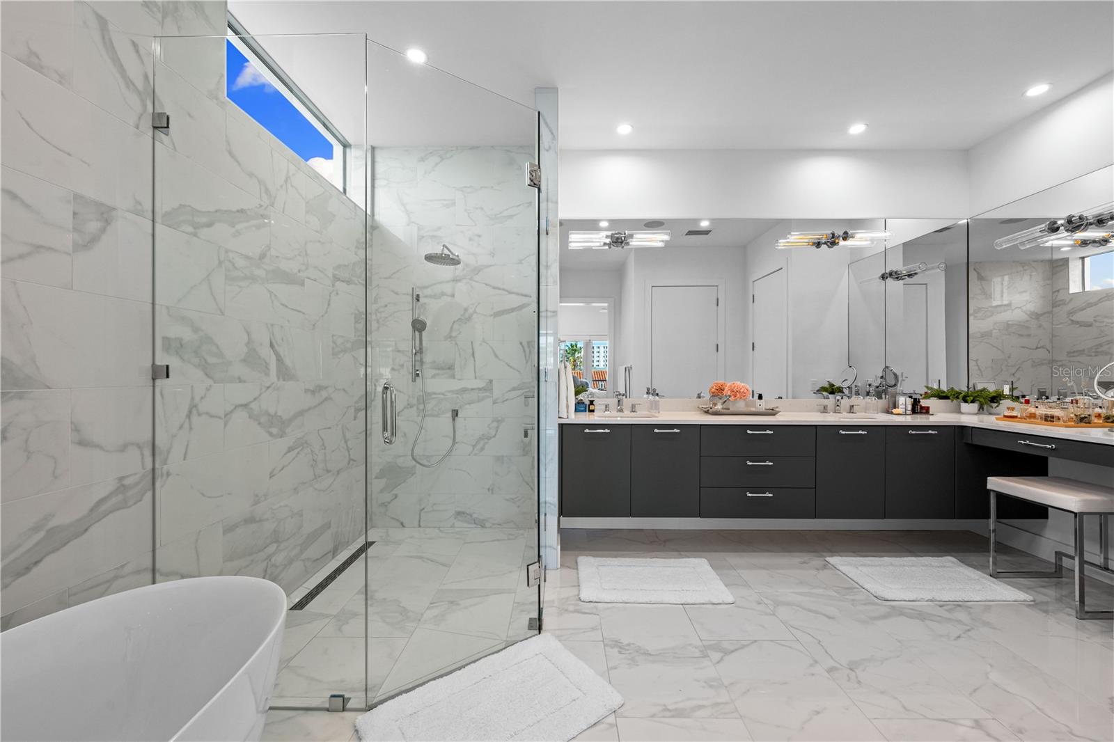 COLLECTION - Residential