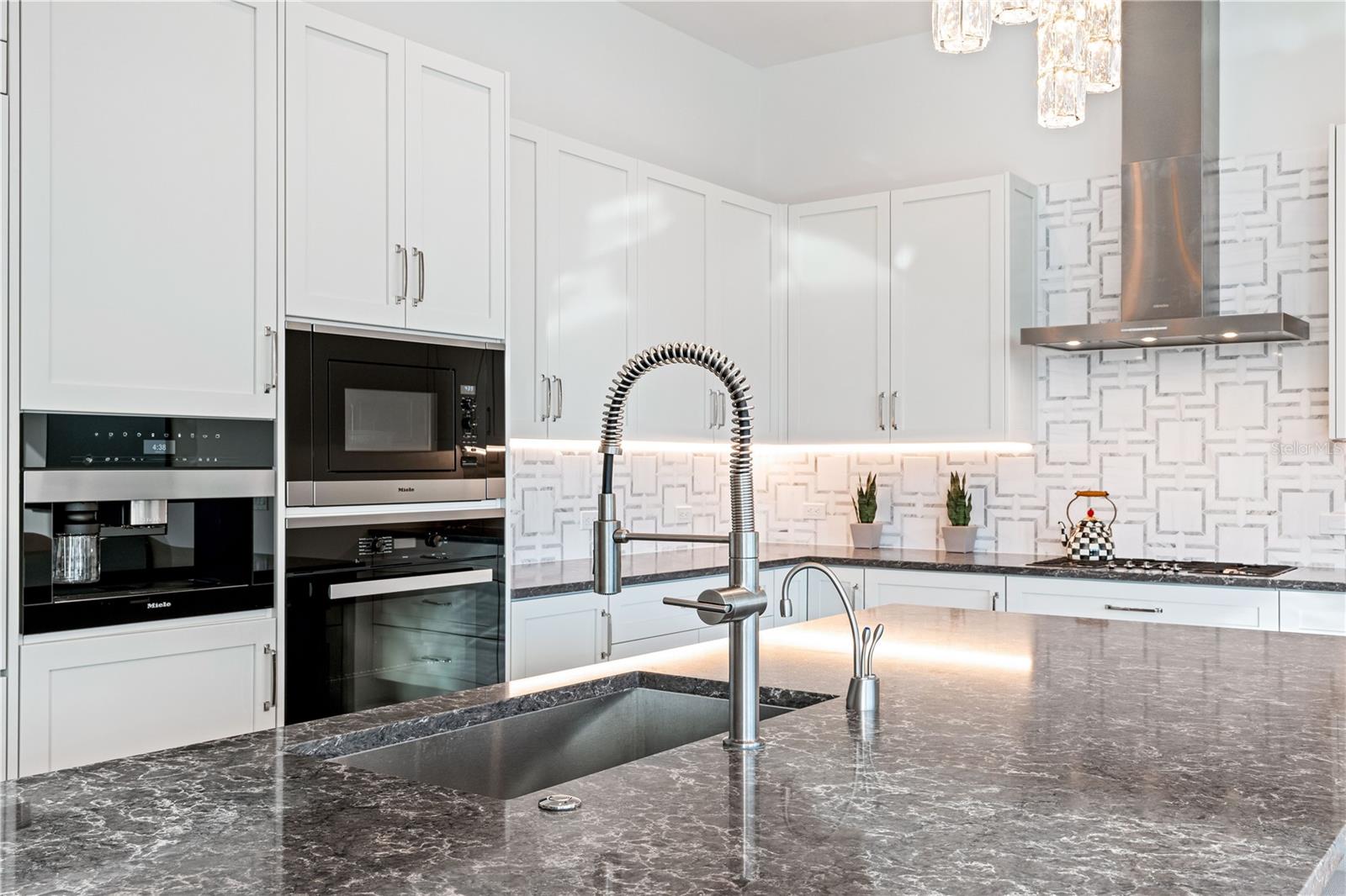 COLLECTION - Residential