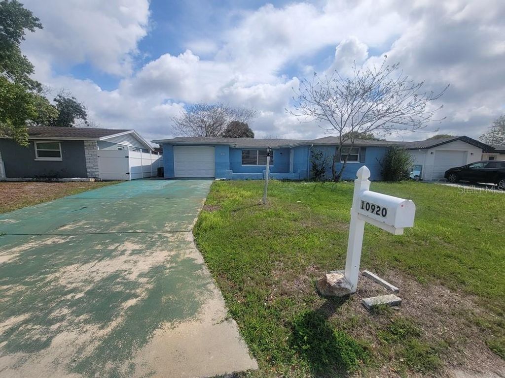 Photo of 10920 Oakdale Avenue, Port Richey, FL 34668 (MLS # W7883966)