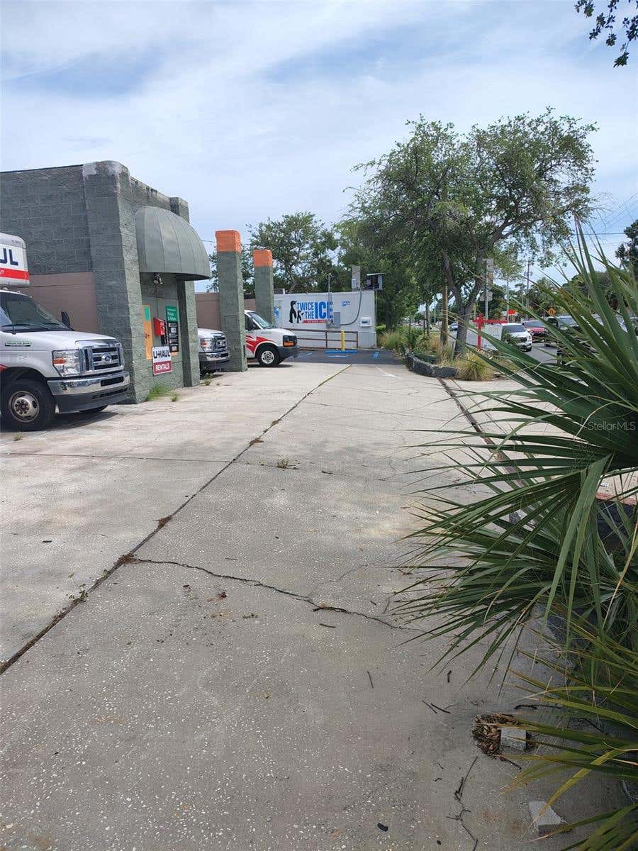 Photo of 4902 S Manhattan Avenue, Tampa, FL 33611 (MLS # TB8539152)