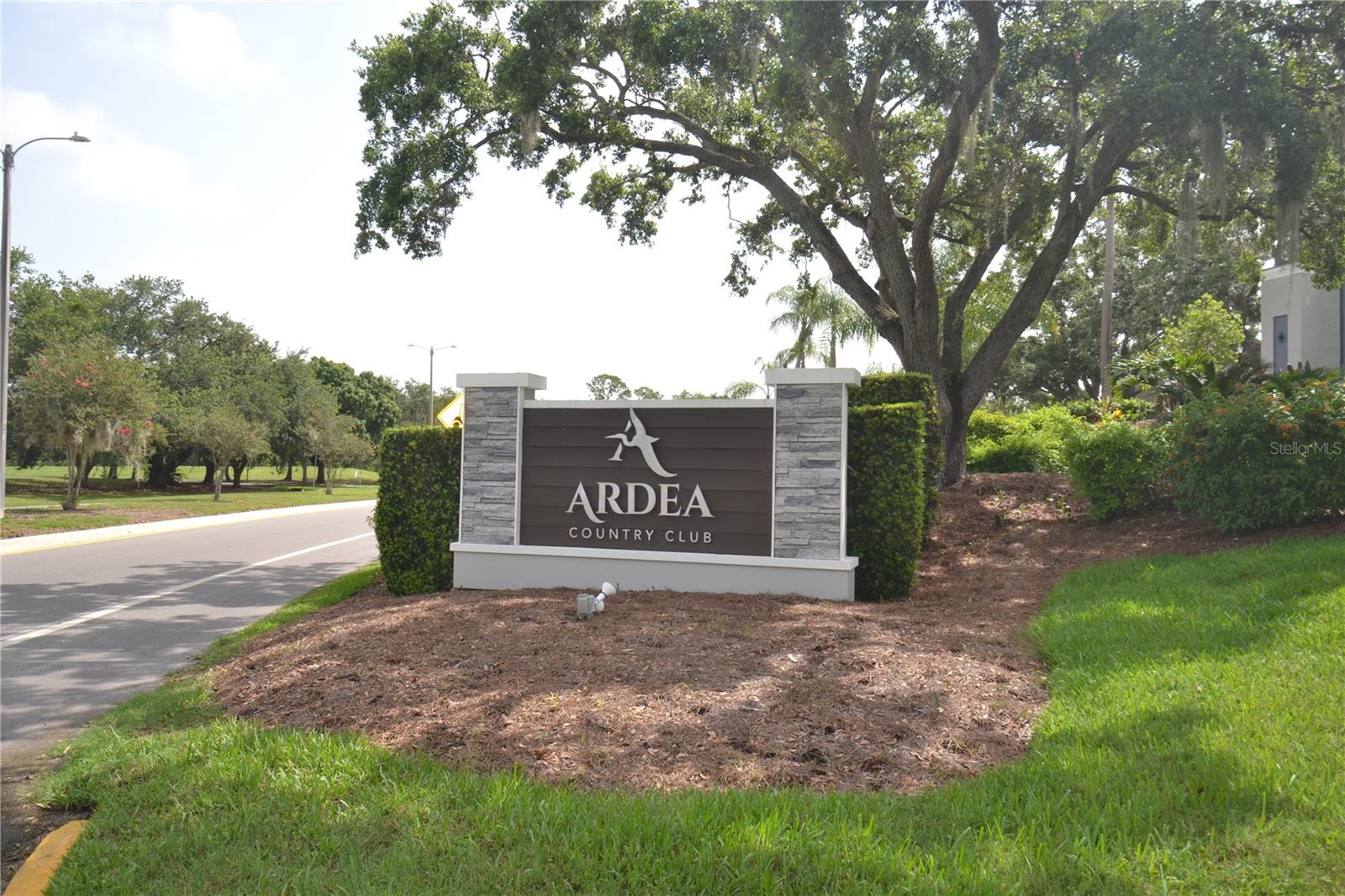 180 LAKEVIEW WAY 180