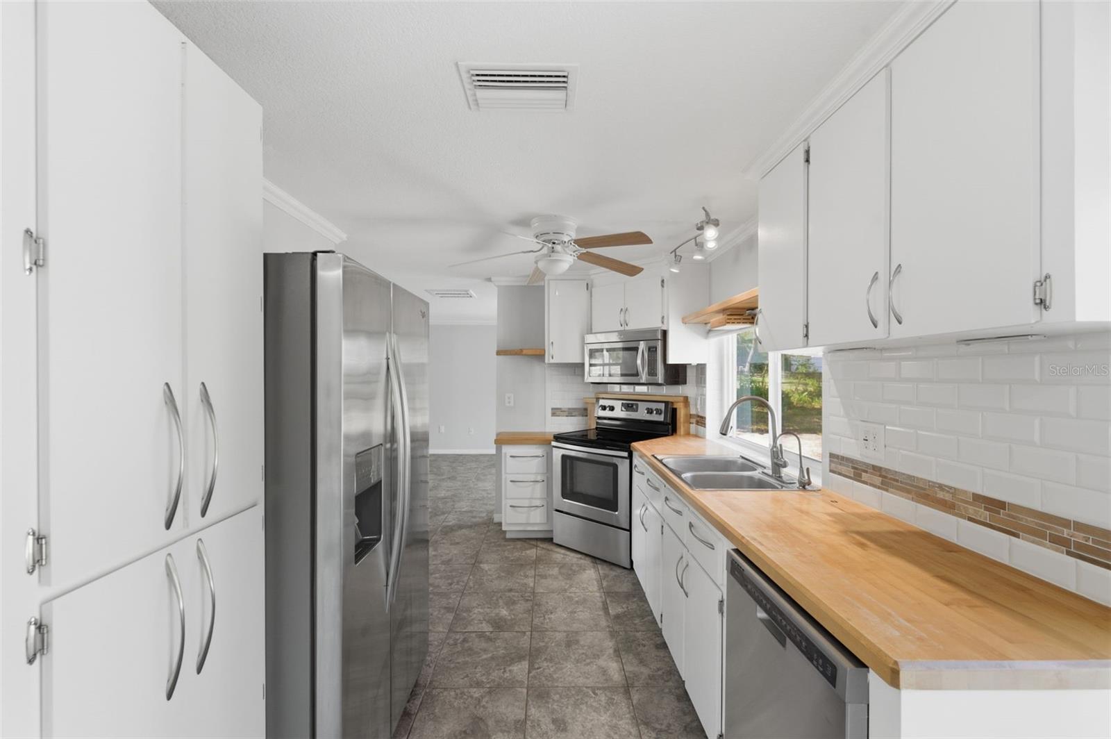 SPRING HILL - Residential