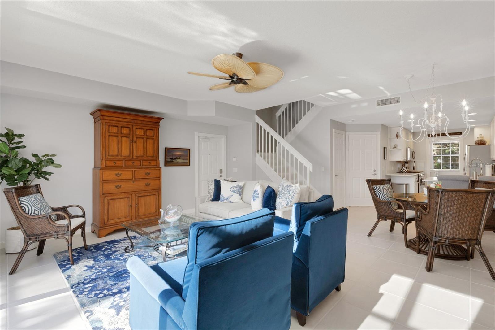 VILLAGEWALK - Residential