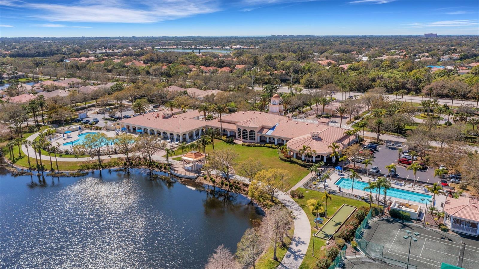 VILLAGEWALK - Residential