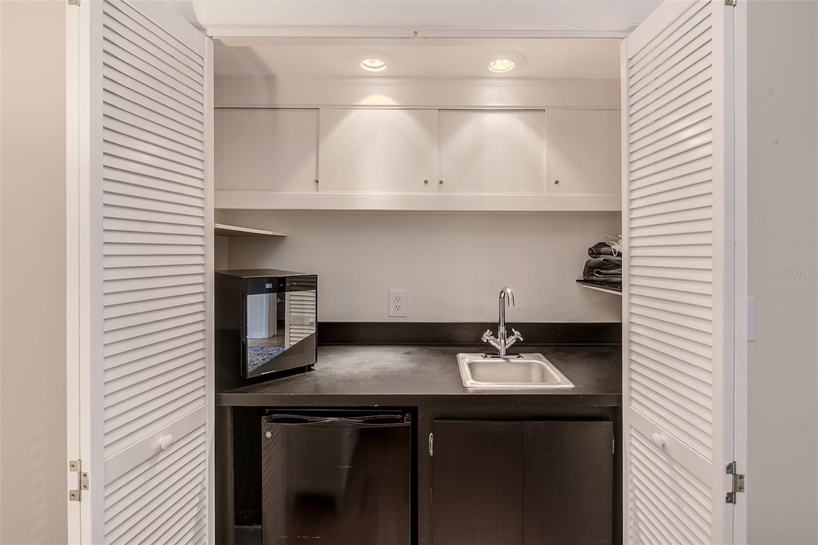 PORT BELLEAIR 4 CONDO - Residential