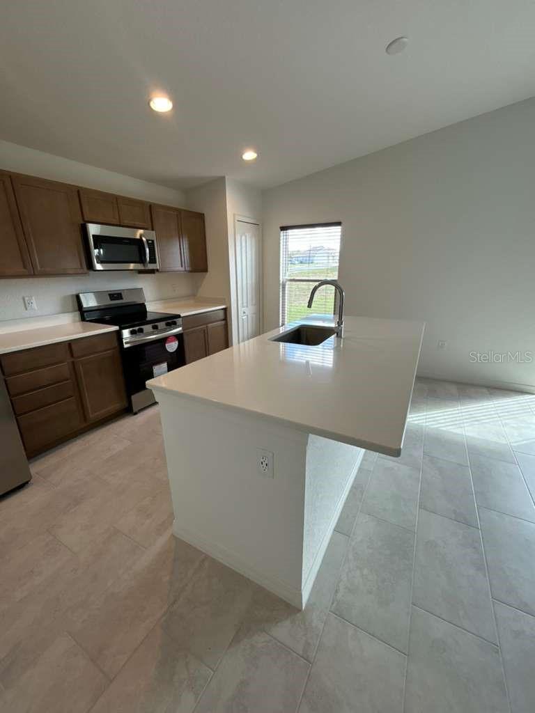 LEIGHTON LNDG - Residential Lease