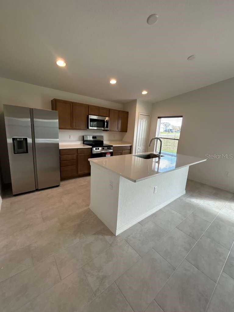 LEIGHTON LNDG - Residential Lease