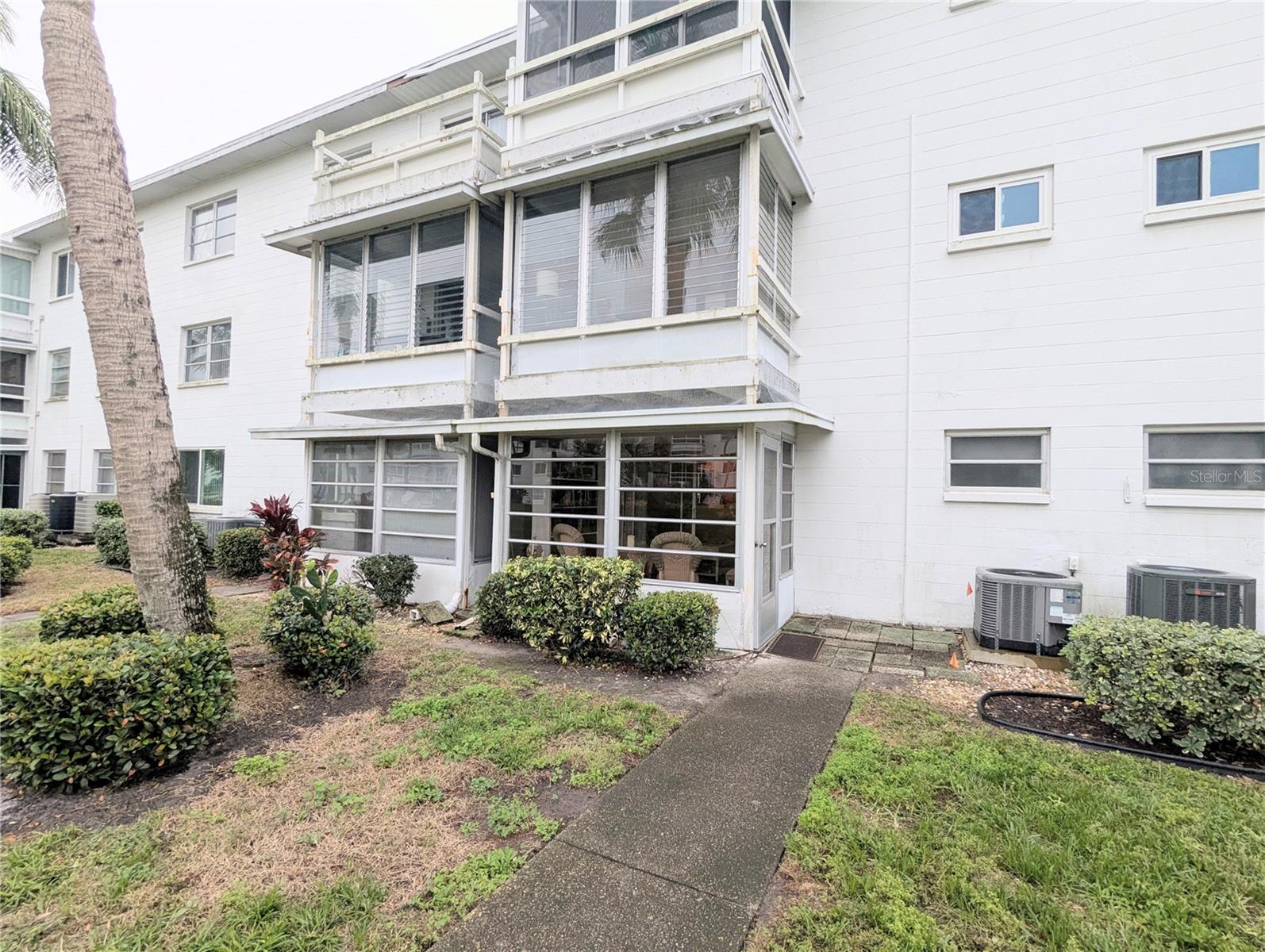 THE THIRD BAYSHORE - Residential