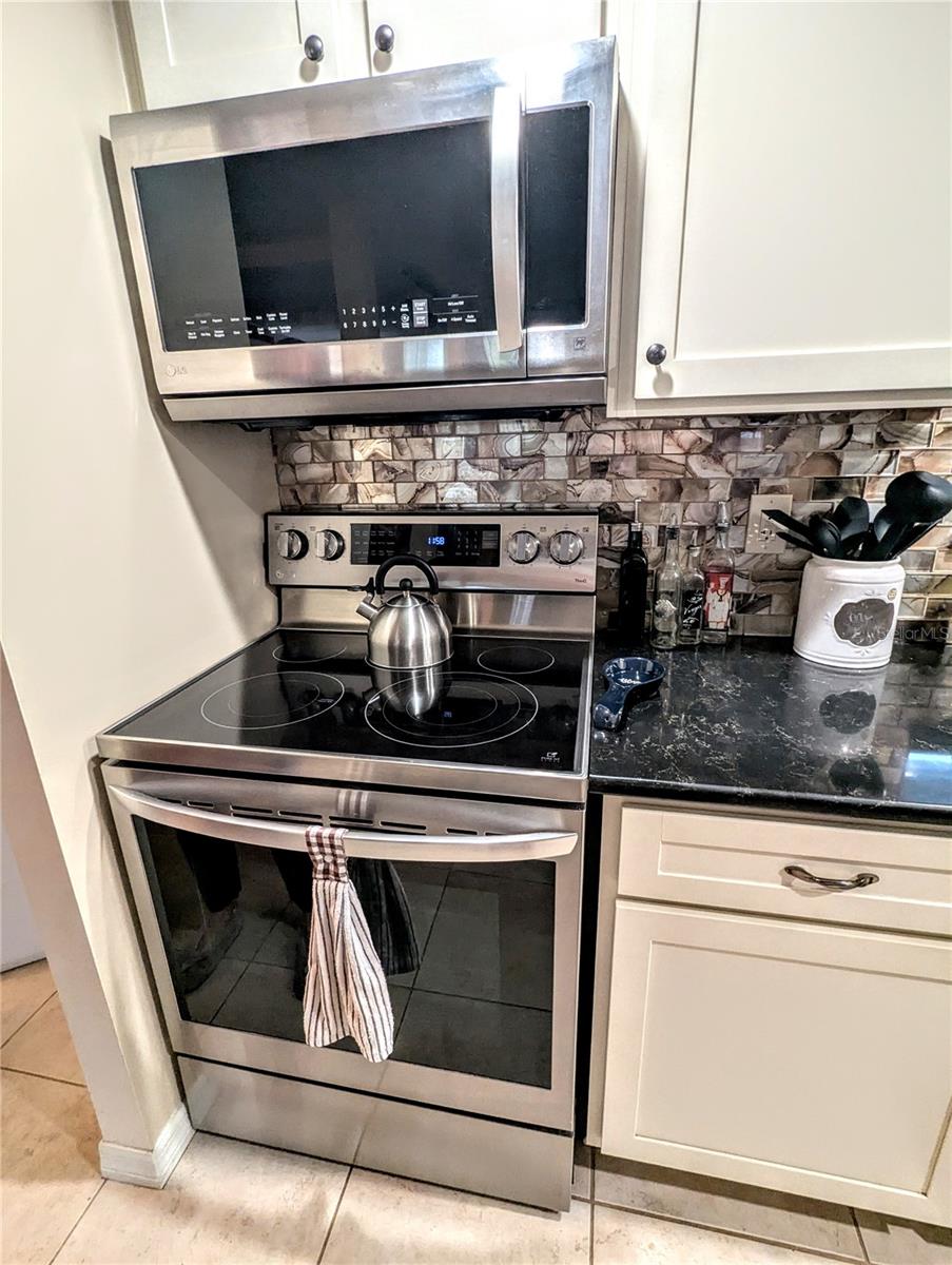 THE THIRD BAYSHORE - Residential