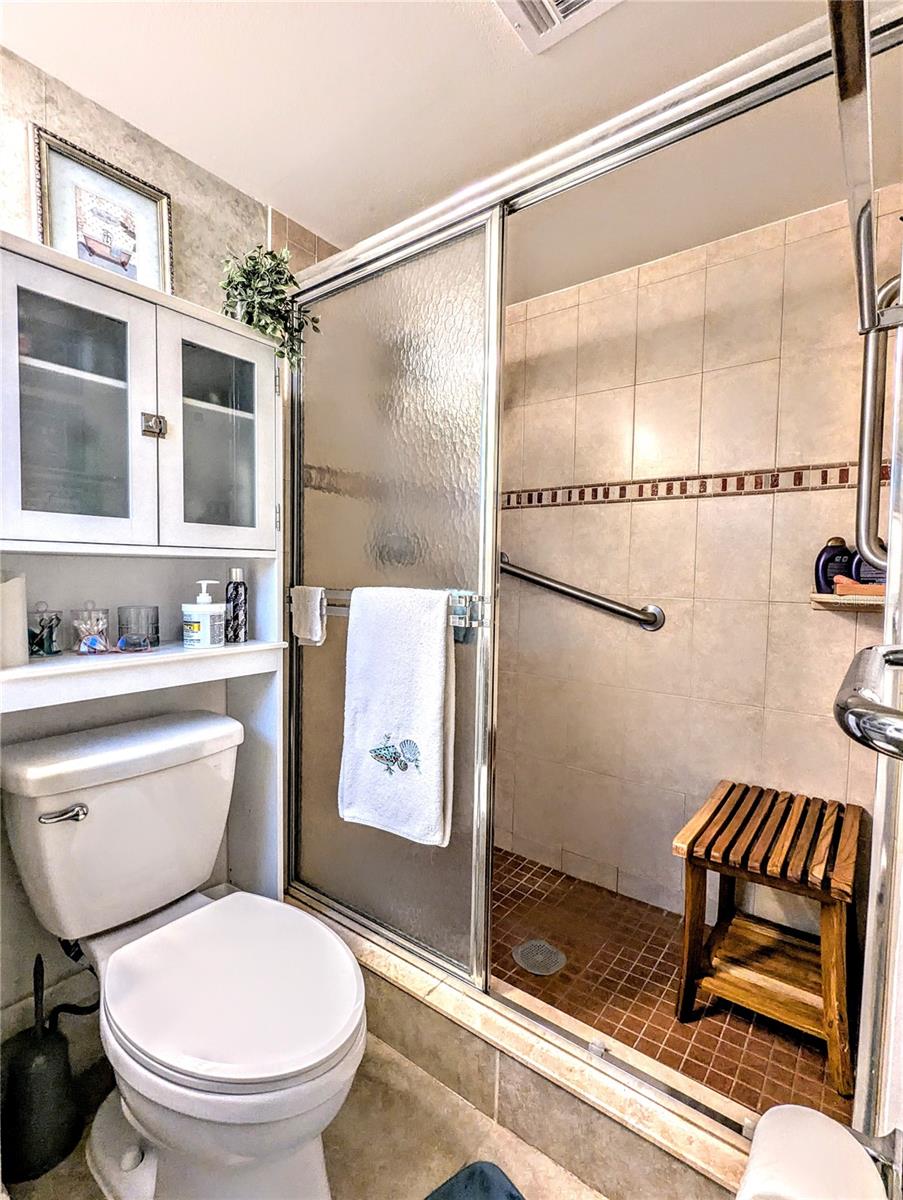 THE THIRD BAYSHORE - Residential