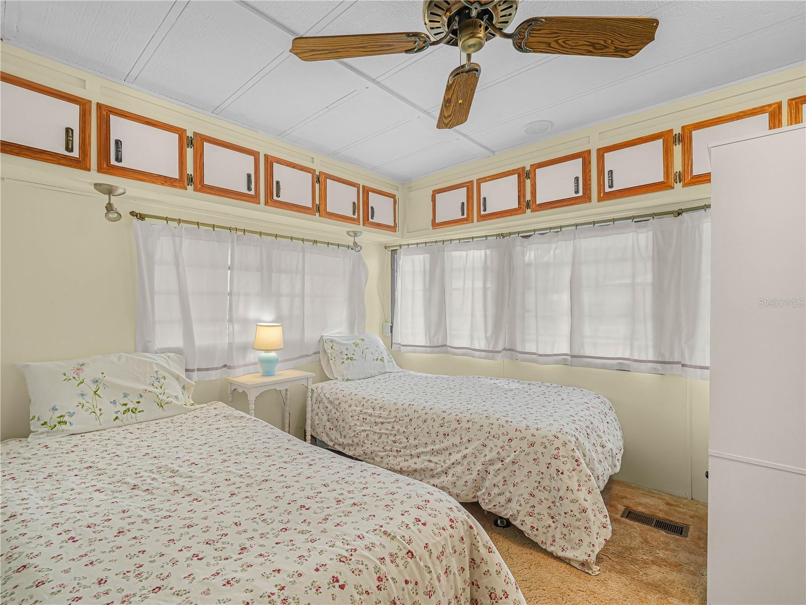 SADDLEBAG LAKE - Residential