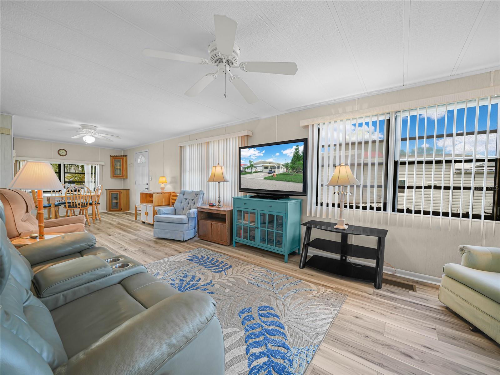 SADDLEBAG LAKE - Residential