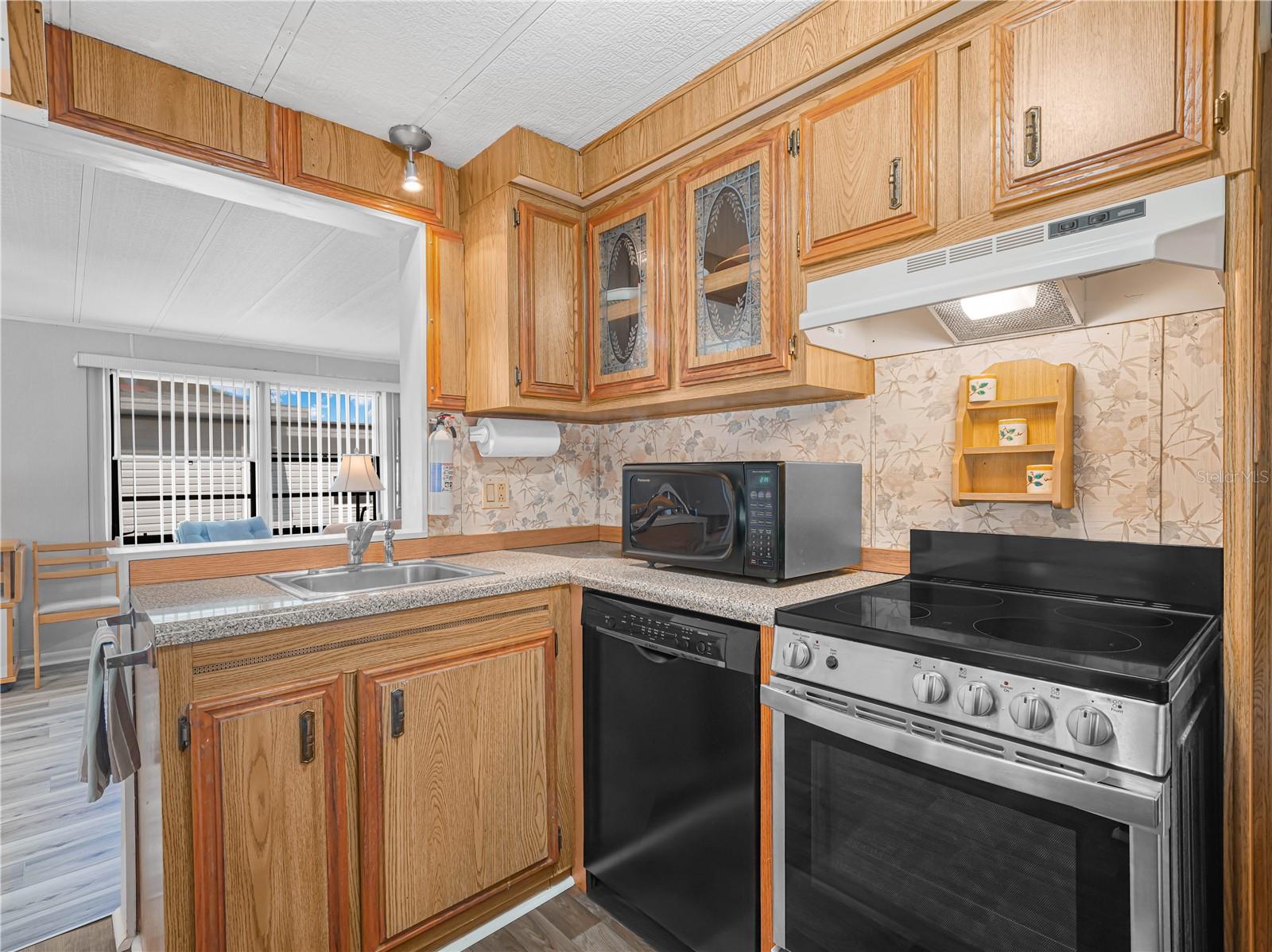 SADDLEBAG LAKE - Residential