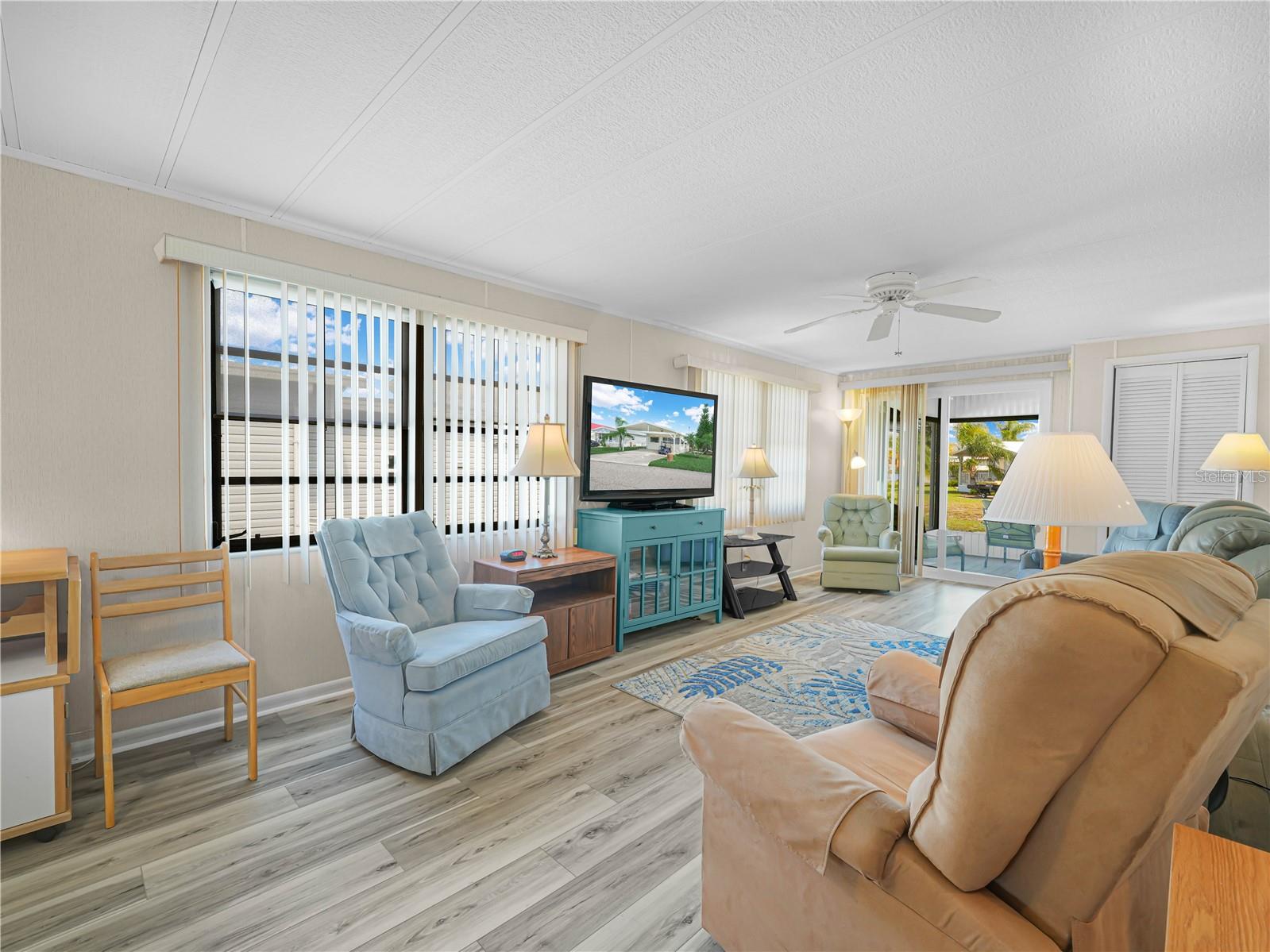 SADDLEBAG LAKE - Residential