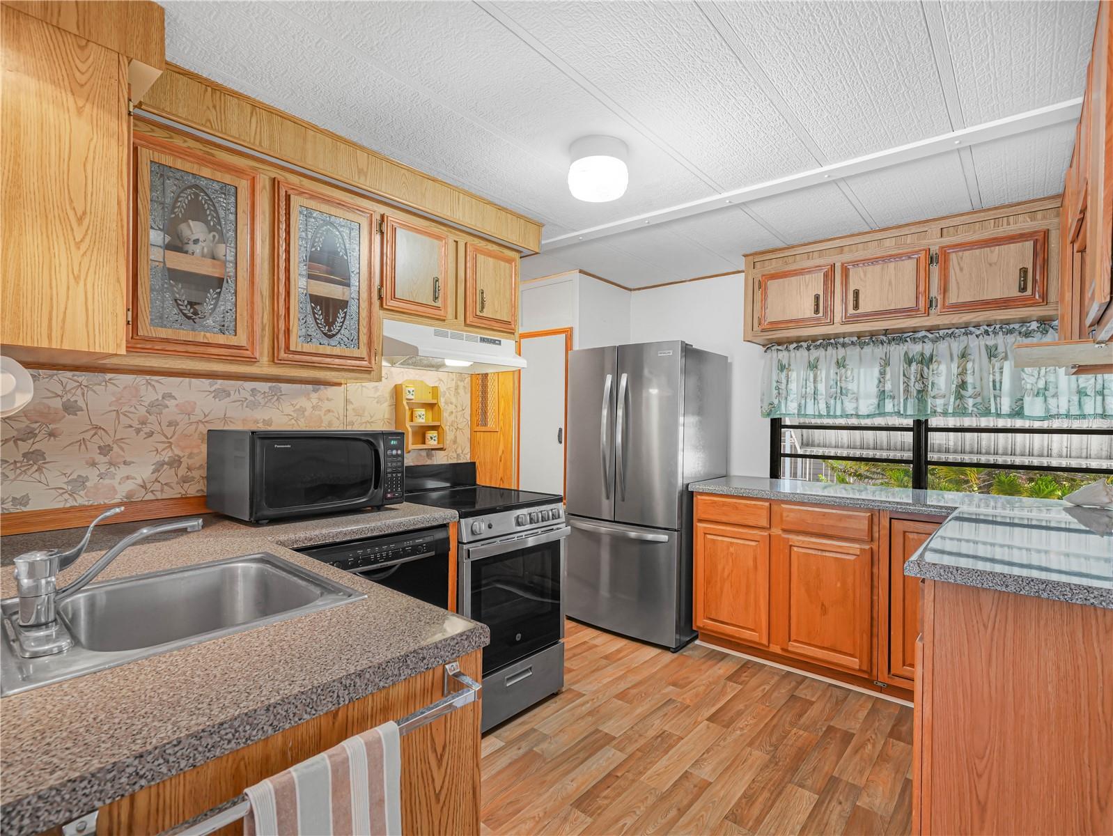 SADDLEBAG LAKE - Residential