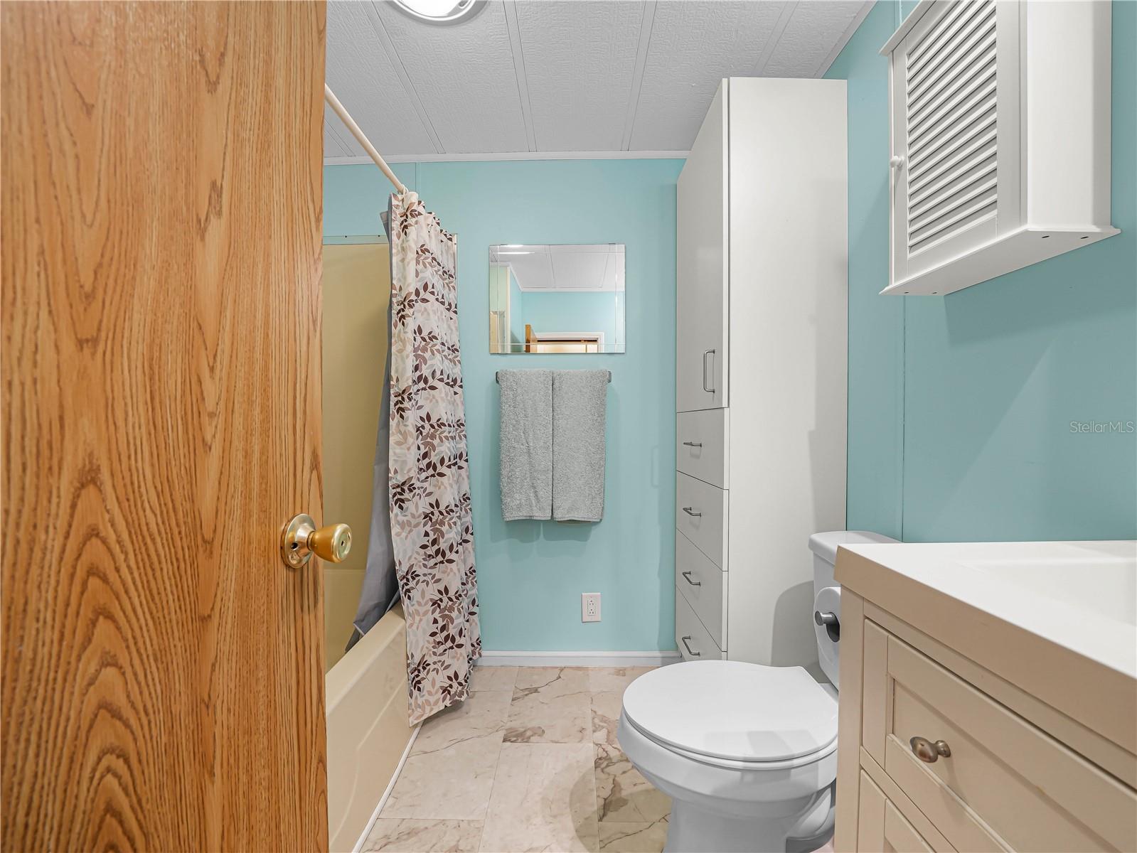 SADDLEBAG LAKE - Residential