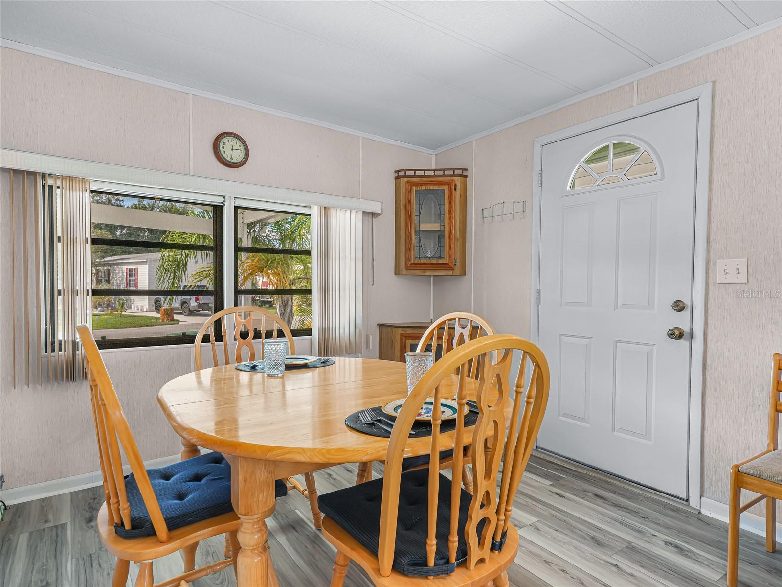 SADDLEBAG LAKE - Residential