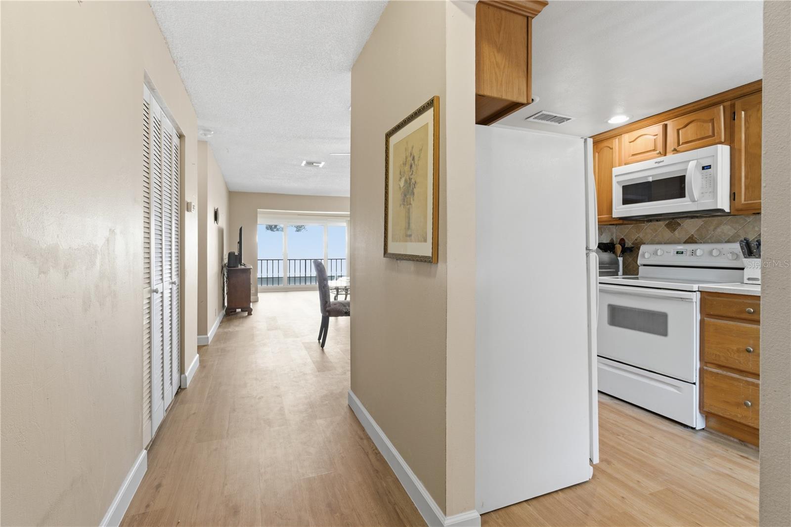 2060 MARILYN STREET 207