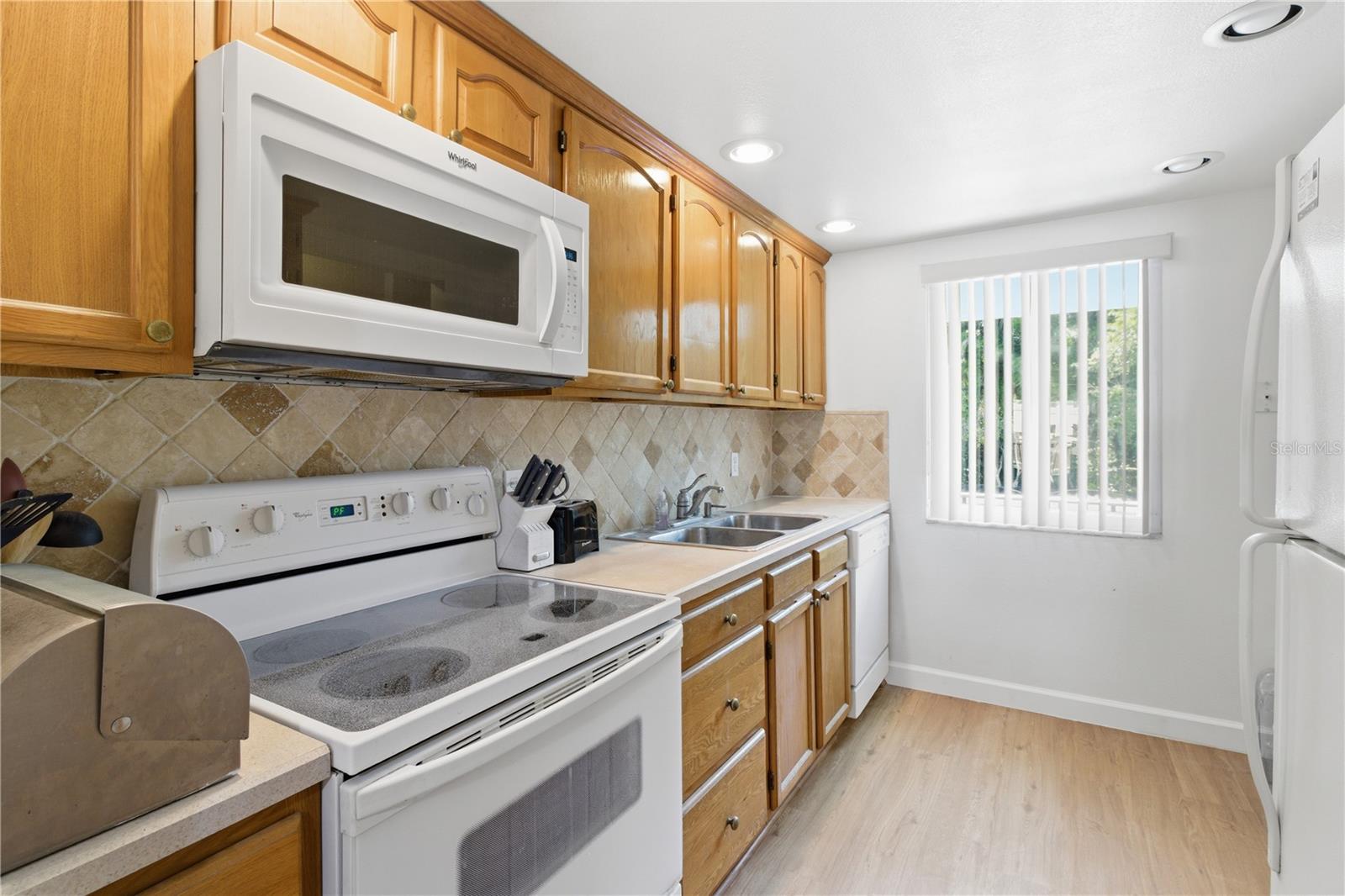 2060 MARILYN STREET 207