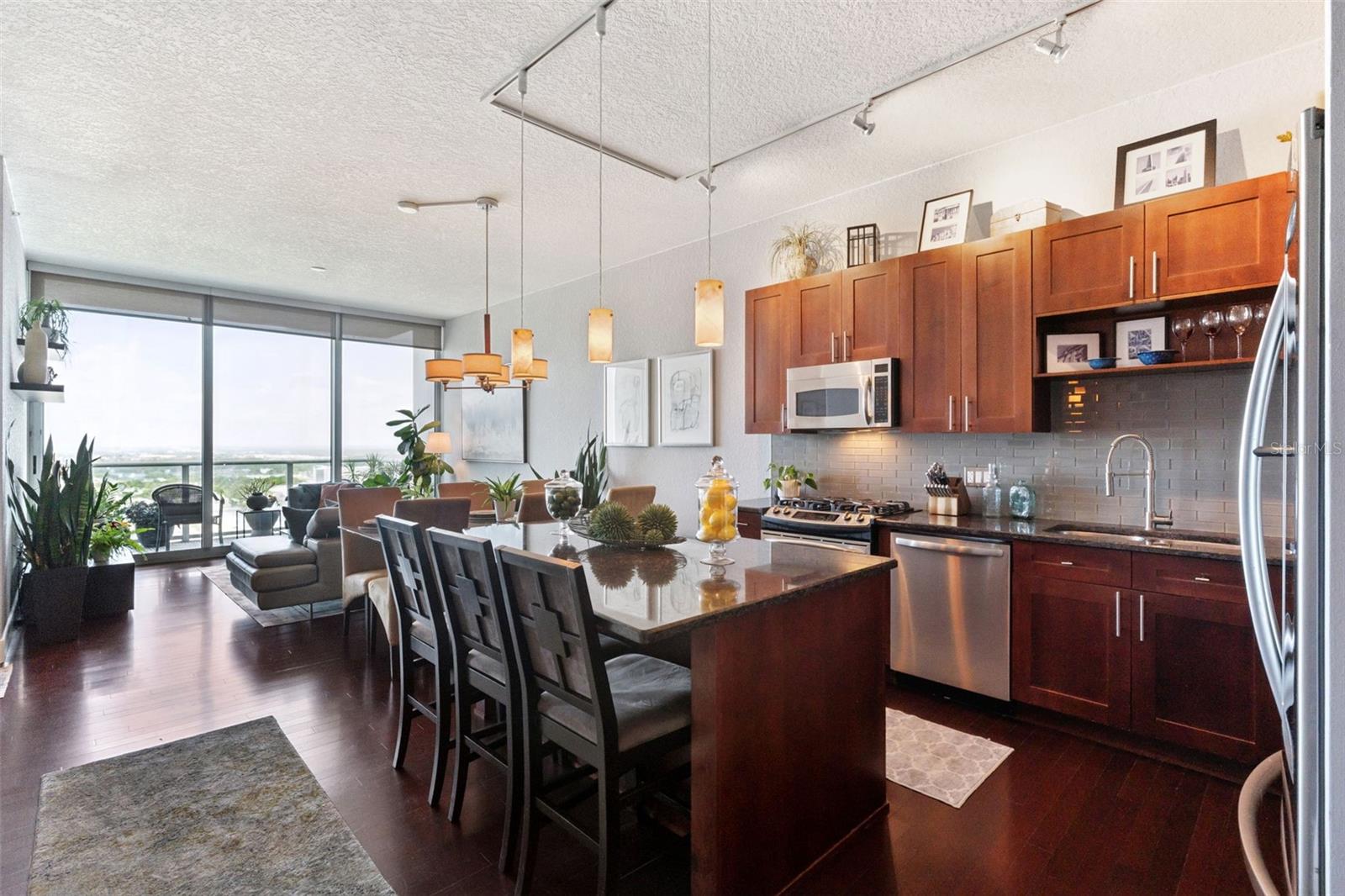 VUE/LK EOLA - Residential