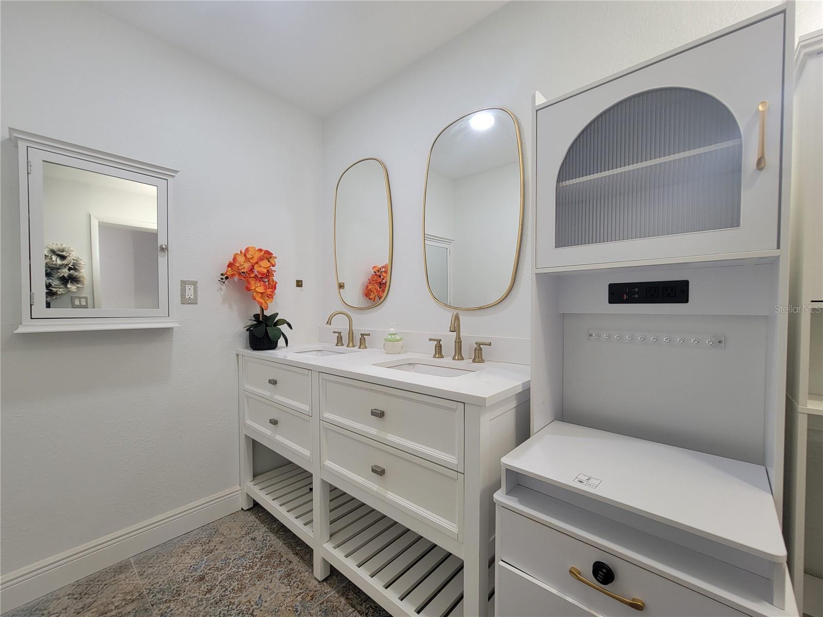 OAKBROOK WOODS 1ST ADD - Residential