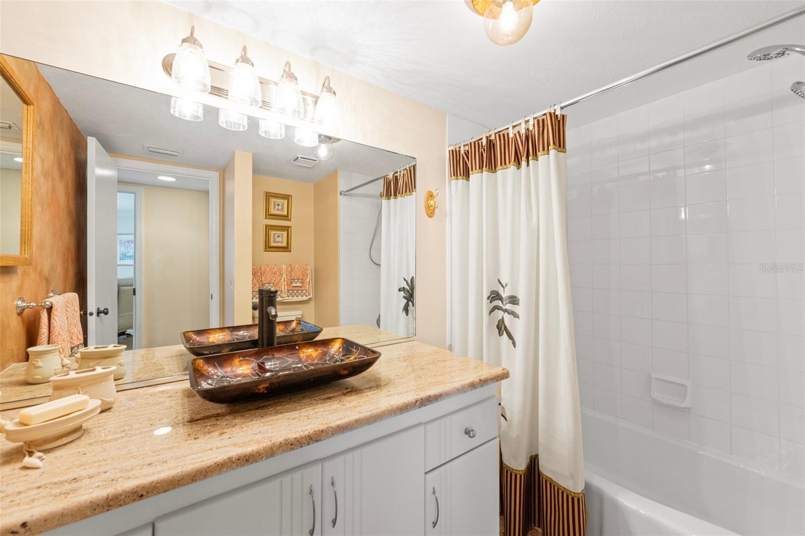 SHOREWALK - Residential