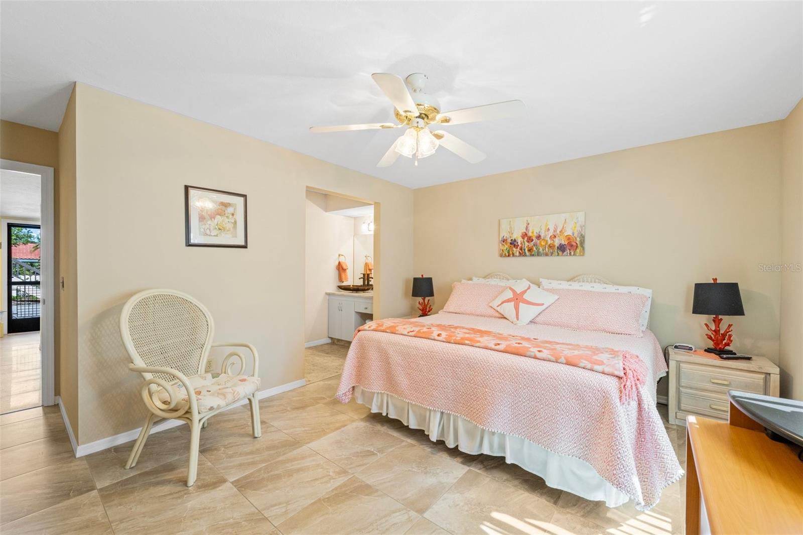 SHOREWALK - Residential