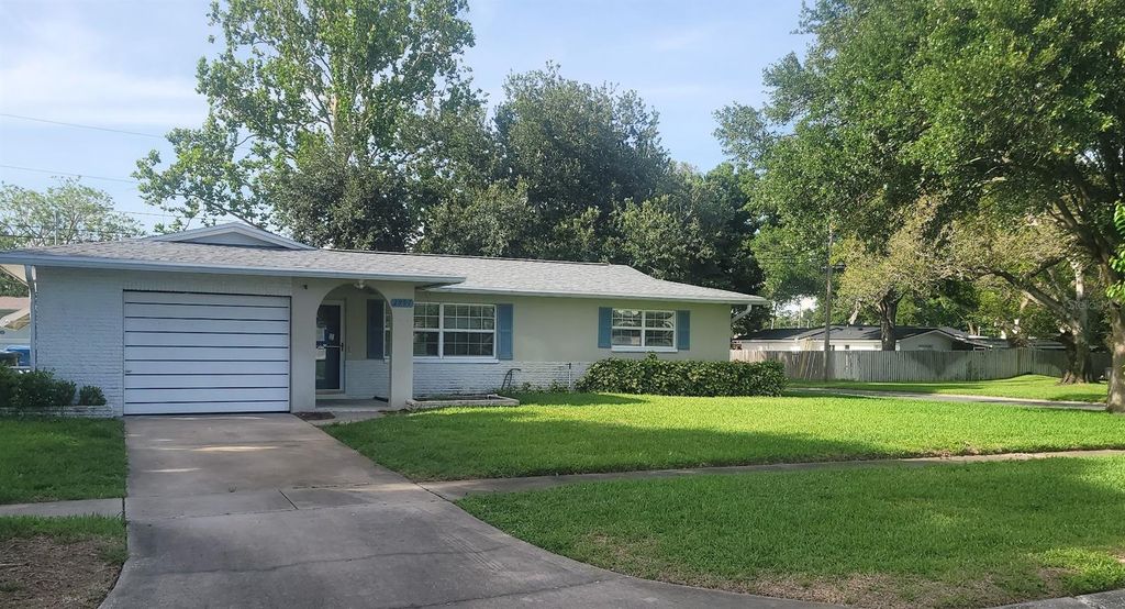 Photo of 2997 Brookfield Drive, Largo, FL 33771 (MLS # TB8513949)