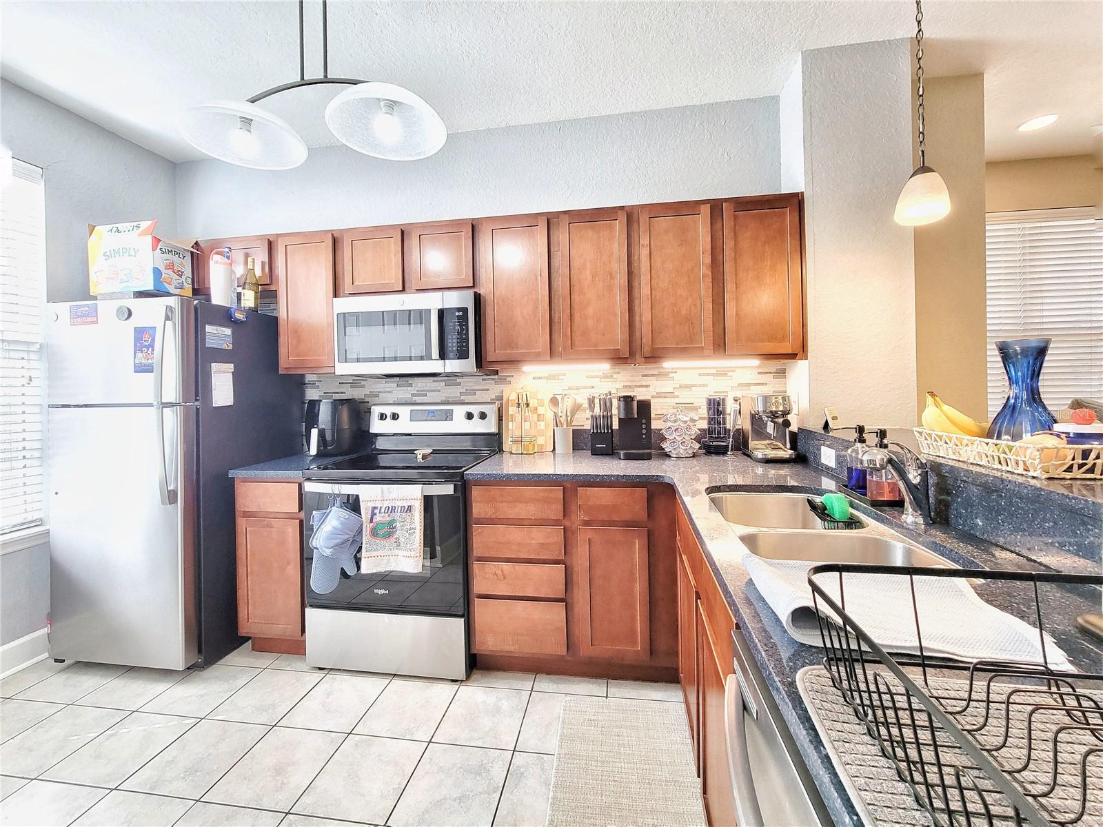 GRANTWOOD CONDO PH II - Residential