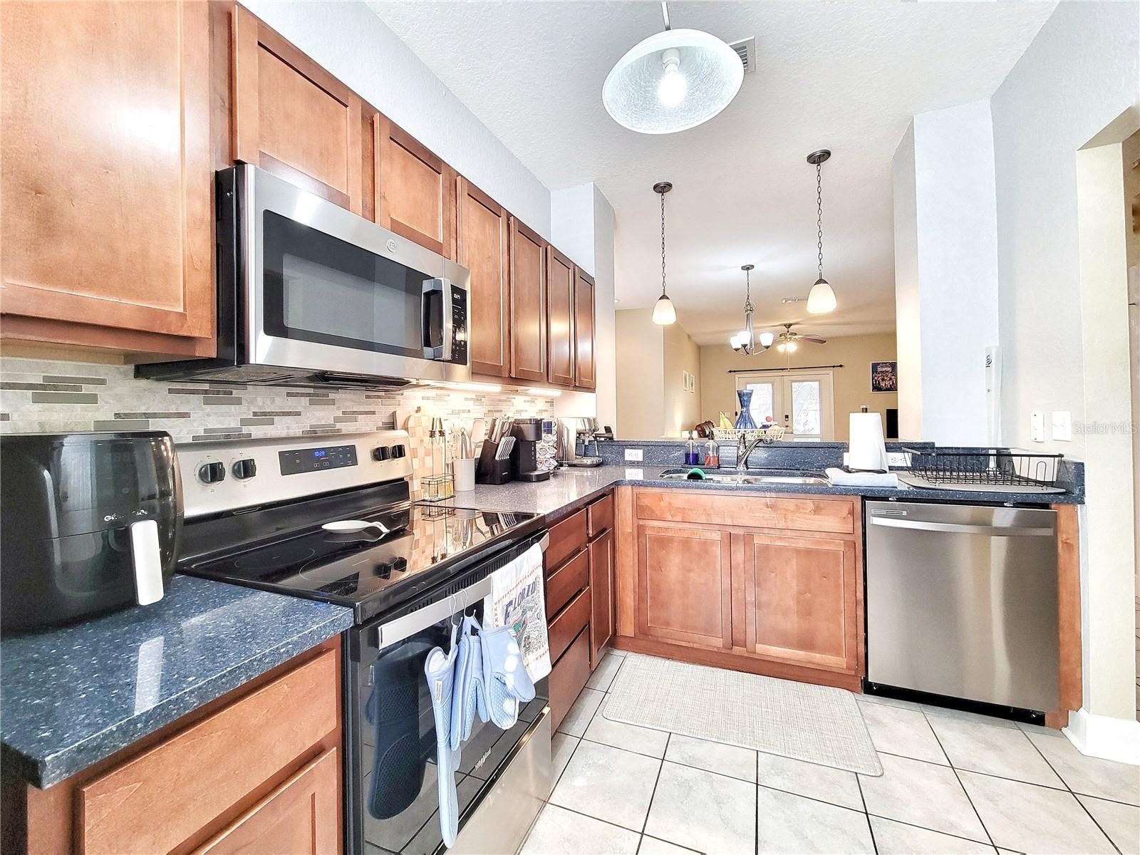 GRANTWOOD CONDO PH II - Residential