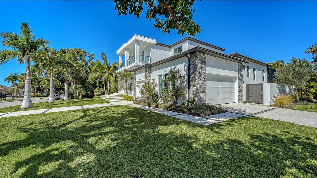 Photo of 575 S Spoonbill Drive, Sarasota, FL 34236 (MLS # A4682428)