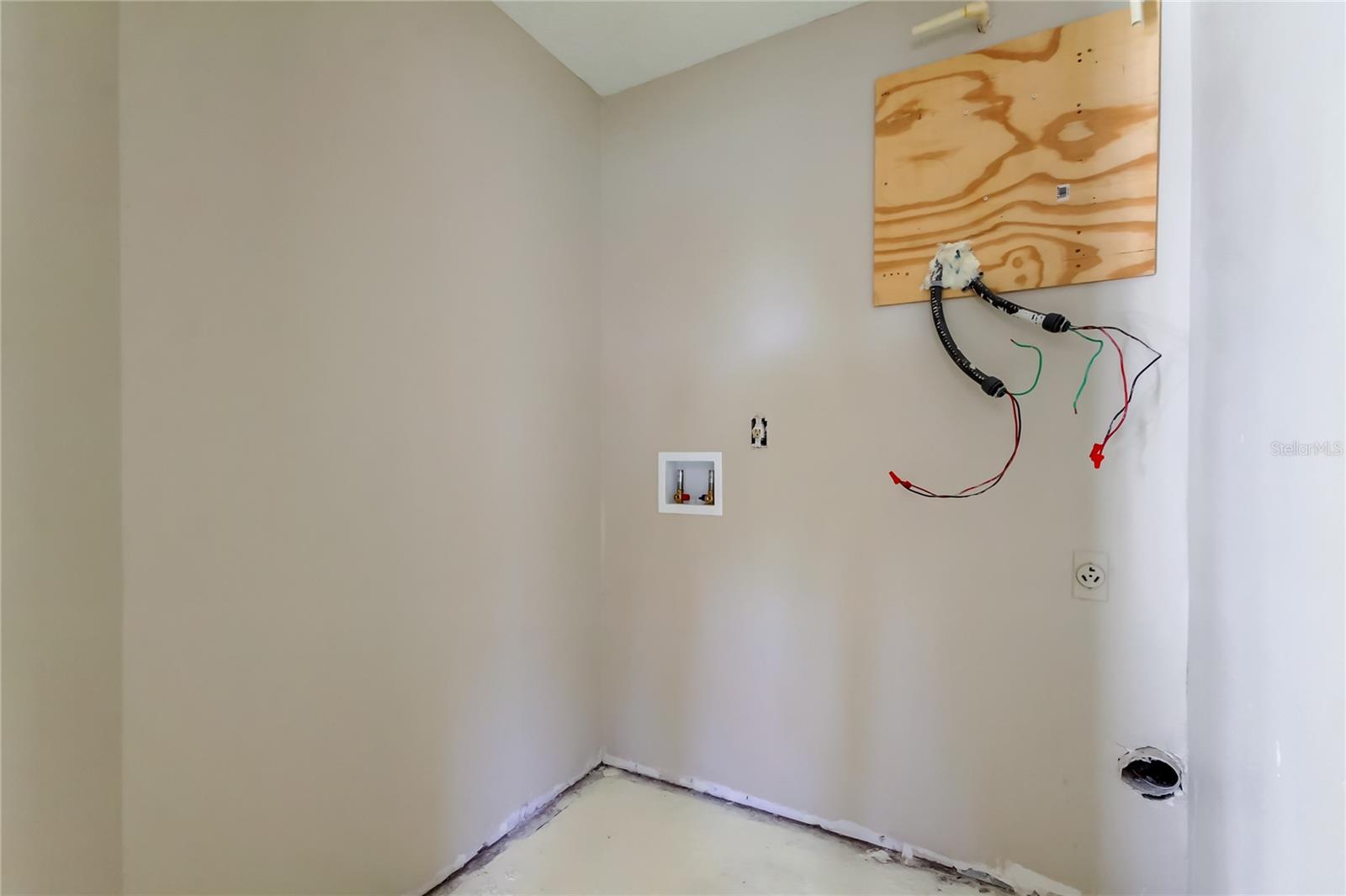 LAKE VIEW CONDO PH V - Residential