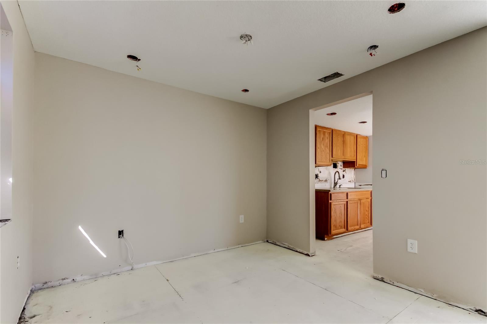 LAKE VIEW CONDO PH V - Residential