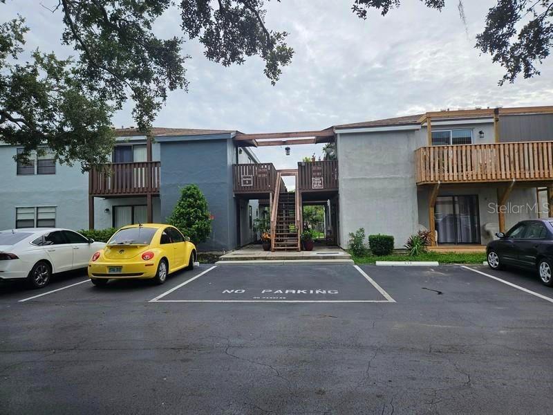 LAKE VIEW CONDO PH V - Residential